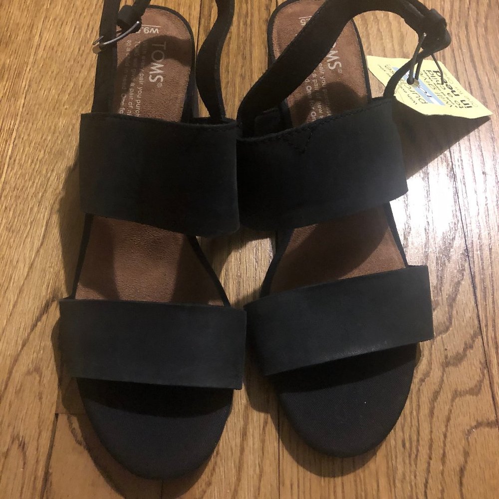 Toms Black Leather Sandals with chunky heel sz.9.5